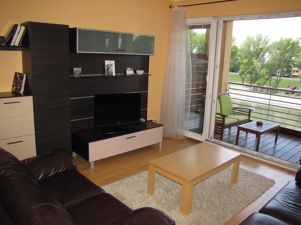 Dunalux Apartman Дьёр Номер фото